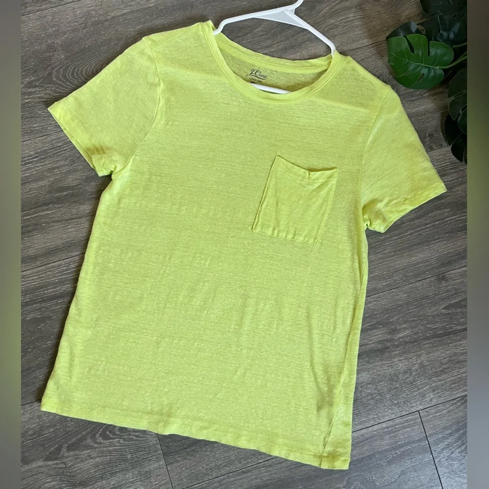 J. Crew Knit Goods Linen Crewneck Pocket T-shirt in Chartreuse. Size M